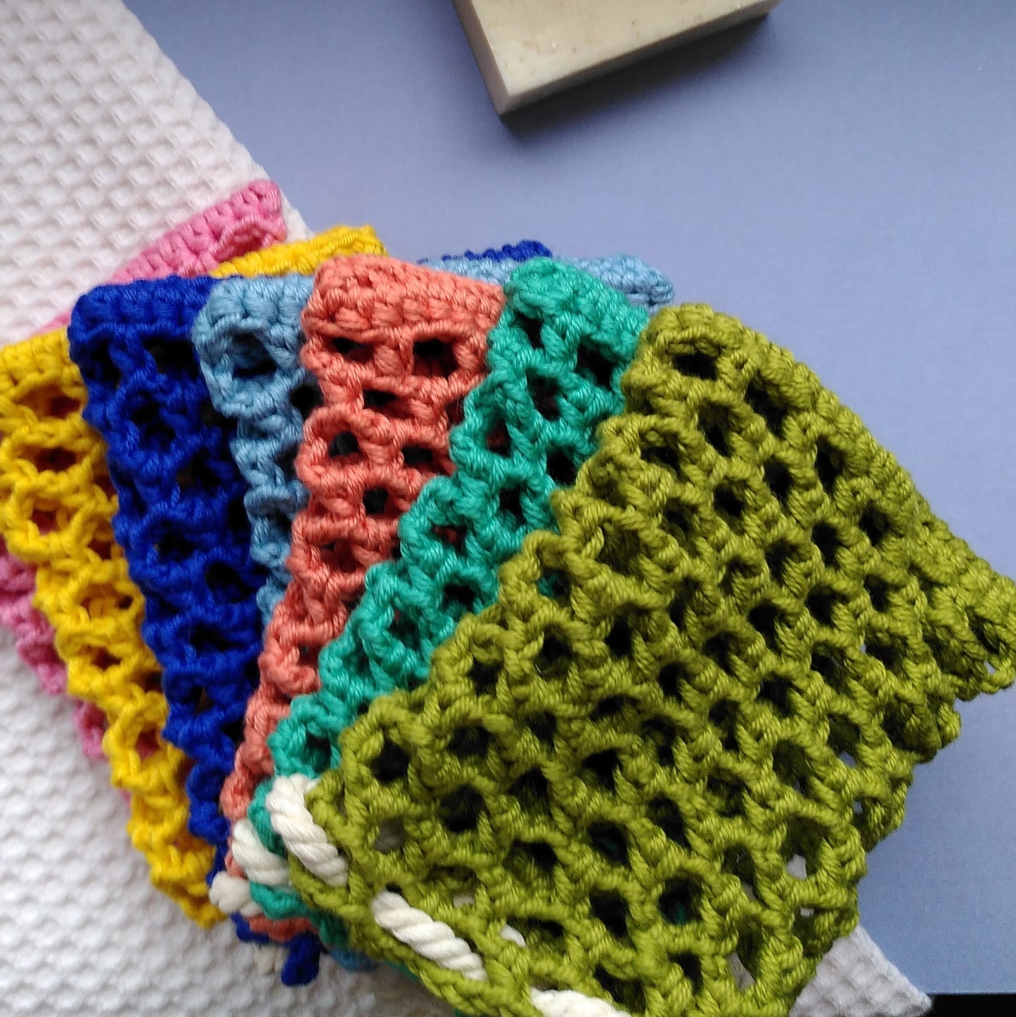 filet sauve-savon solide crochet coton France artisanal coloré